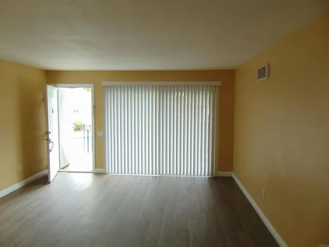 6333 College Grove Way 13105, San Diego, California 92115