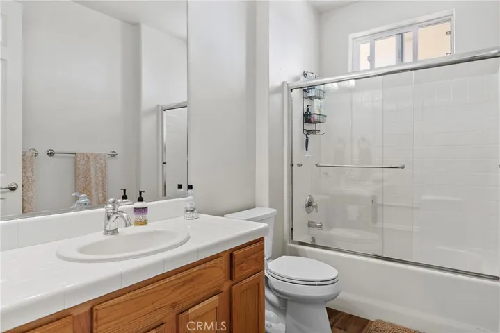 Guest full Bathroom
