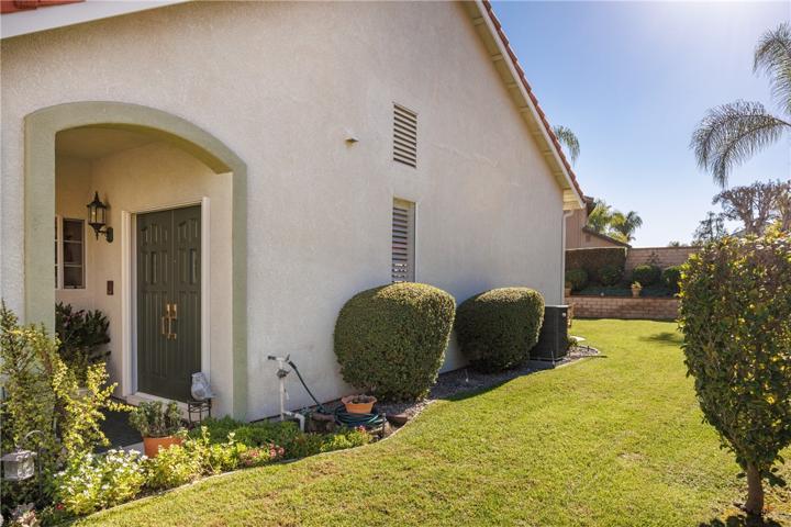 Large lot for entertaining or play time