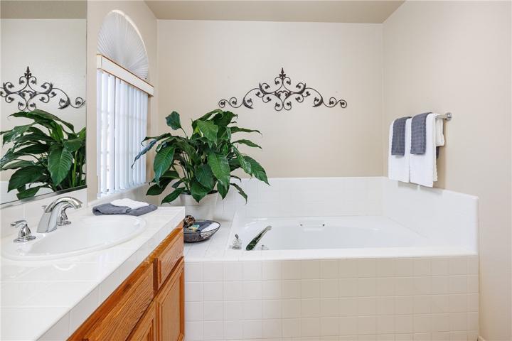 Adjoining bath with soaking tub
