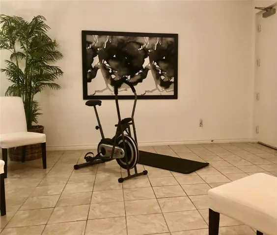 Can convert to bedroom