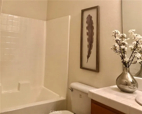 Full bathroom for bonus room
