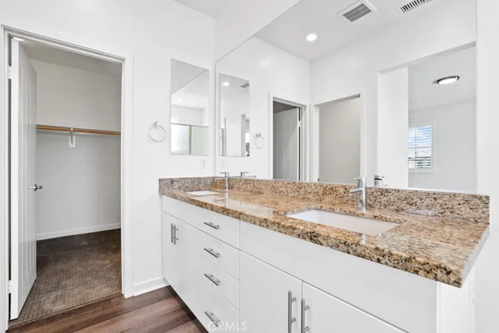 20 Savannah, Lake Forest, California 92630