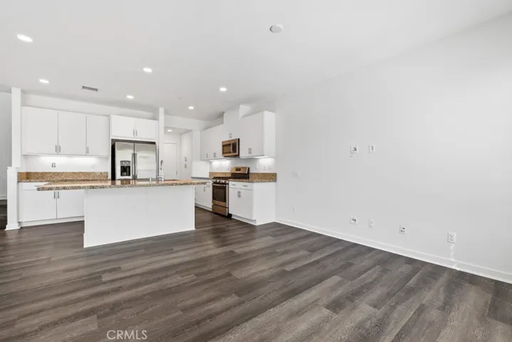 20 Savannah, Lake Forest, California 92630