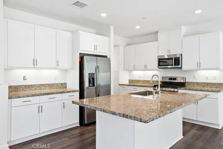 20 Savannah, Lake Forest, California 92630