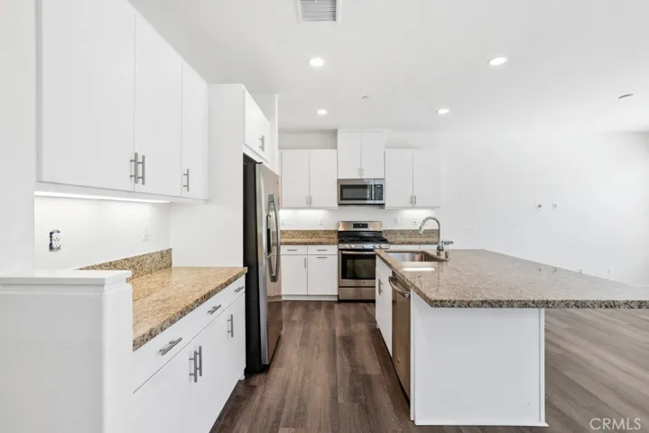 20 Savannah, Lake Forest, California 92630
