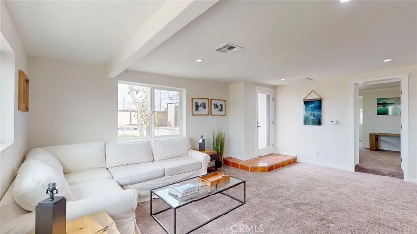 10212 Deep Creek Road, Apple Valley, California 92308