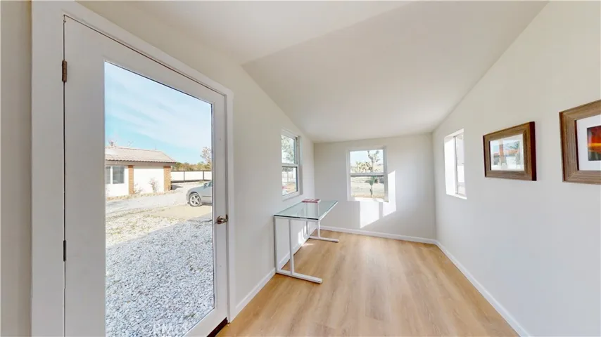 10212 Deep Creek Road, Apple Valley, California 92308