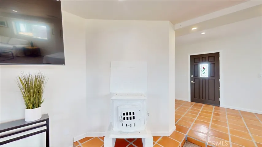 10212 Deep Creek Road, Apple Valley, California 92308