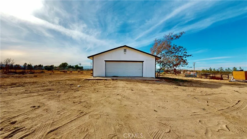 10212 Deep Creek Road, Apple Valley, California 92308