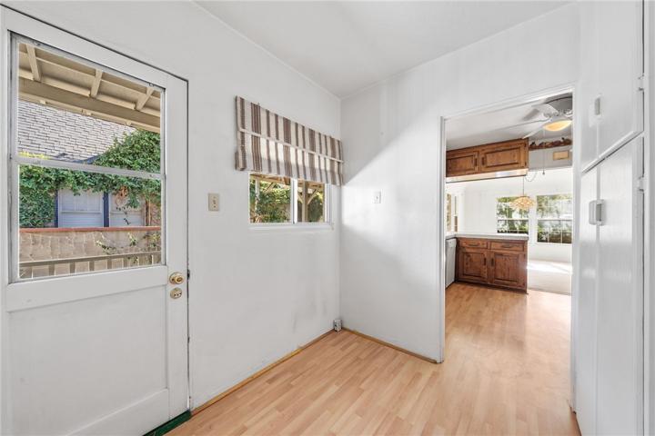 SERVICE PORCH TO KITCHEN