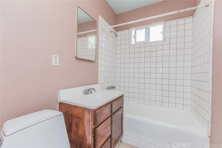 212 E 54th Street, Los Angeles, California 90011