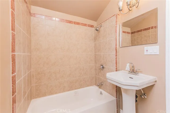 212 E 54th Street, Los Angeles, California 90011
