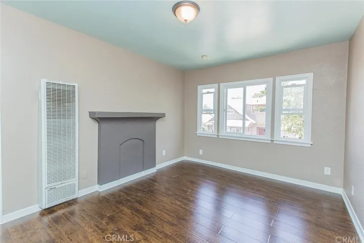 212 E 54th Street, Los Angeles, California 90011