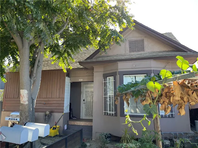 212 E 54th Street, Los Angeles, California 90011
