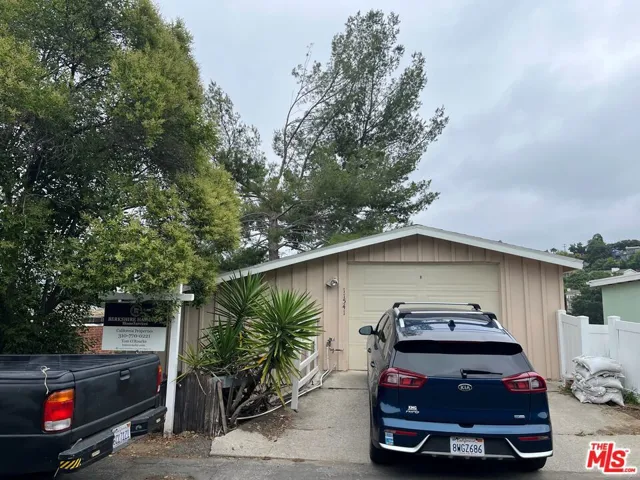 11541 Laurelcrest Drive, Studio City, California 91604