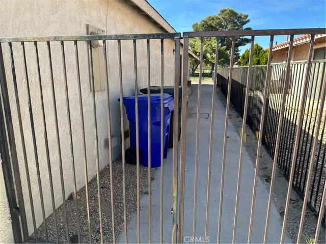 27622 Cloverleaf Drive, Helendale, California 92342