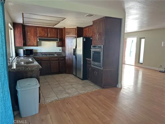 27622 Cloverleaf Drive, Helendale, California 92342