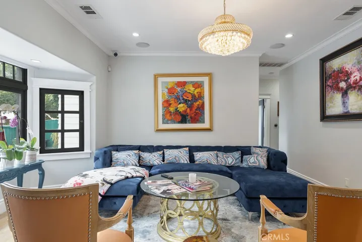 6077 Selma Avenue, Los Angeles, California 90028