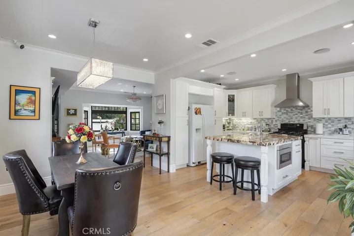 6077 Selma Avenue, Los Angeles, California 90028