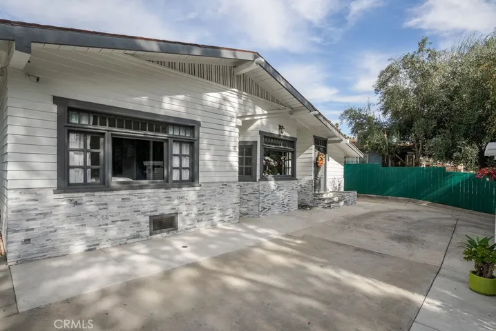 6077 Selma Avenue, Los Angeles, California 90028