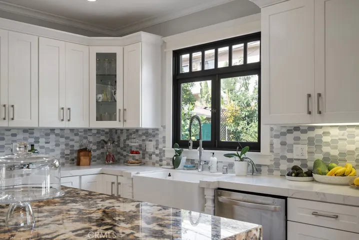 6077 Selma Avenue, Los Angeles, California 90028