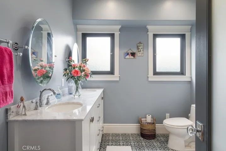 6077 Selma Avenue, Los Angeles, California 90028