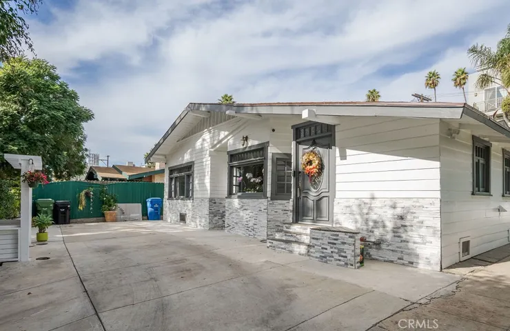 6077 Selma Avenue, Los Angeles, California 90028