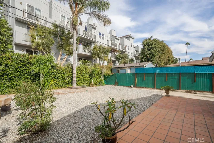 6077 Selma Avenue, Los Angeles, California 90028