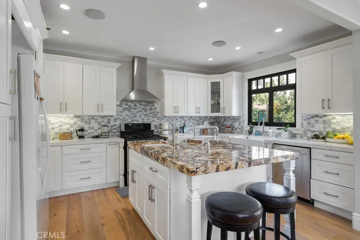 6077 Selma Avenue, Los Angeles, California 90028