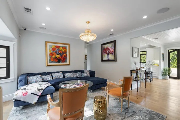 6077 Selma Avenue, Los Angeles, California 90028