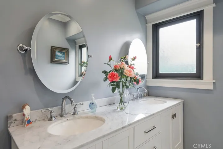 6077 Selma Avenue, Los Angeles, California 90028