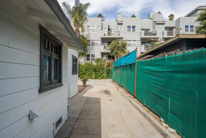 6077 Selma Avenue, Los Angeles, California 90028