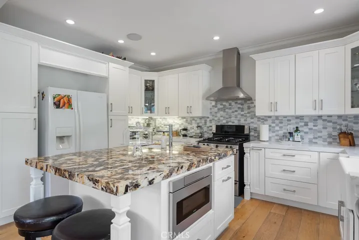 6077 Selma Avenue, Los Angeles, California 90028