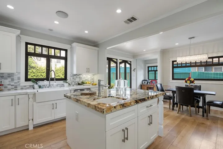 6077 Selma Avenue, Los Angeles, California 90028