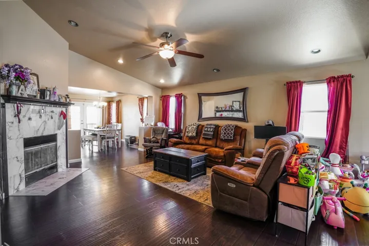Family Room open also to the Dining Room
