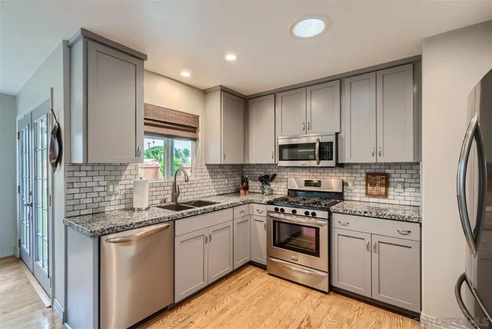 6845 Alamo, La Mesa, California 91942