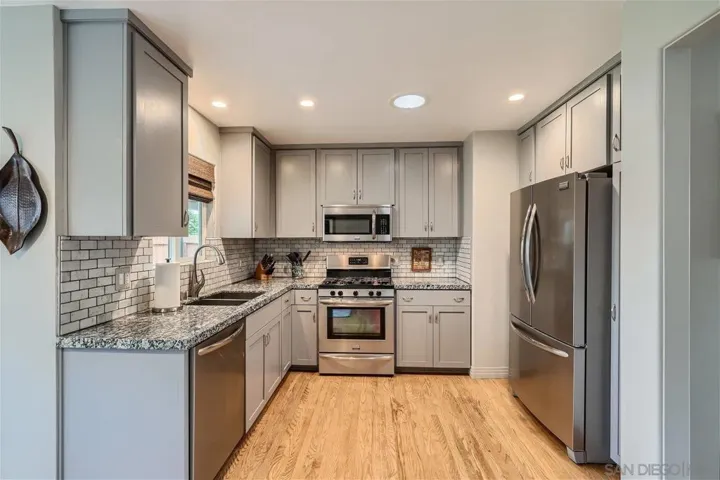 6845 Alamo, La Mesa, California 91942