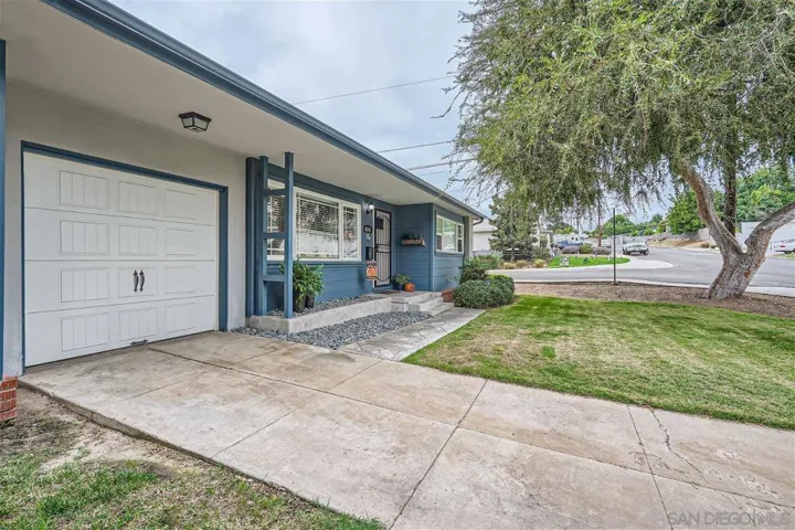 6845 Alamo, La Mesa, California 91942