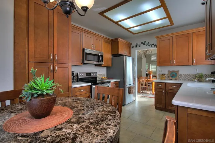 40560 Via Malagas, Murrieta, California 92562