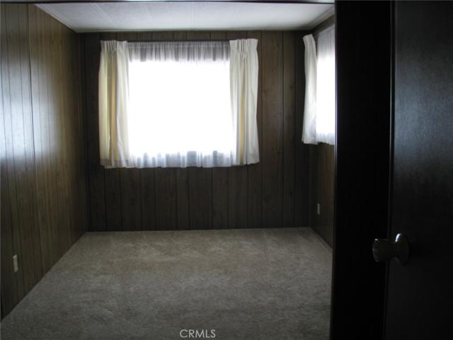 Middle Bedroom