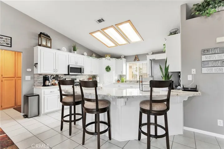 21070 Standing Rock Avenue, Apple Valley, California 92307