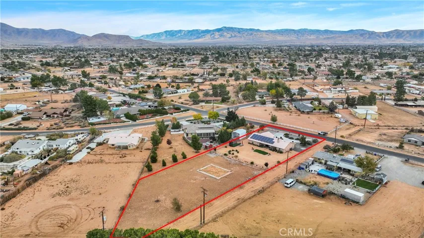 Horse property - buyer to verify.
