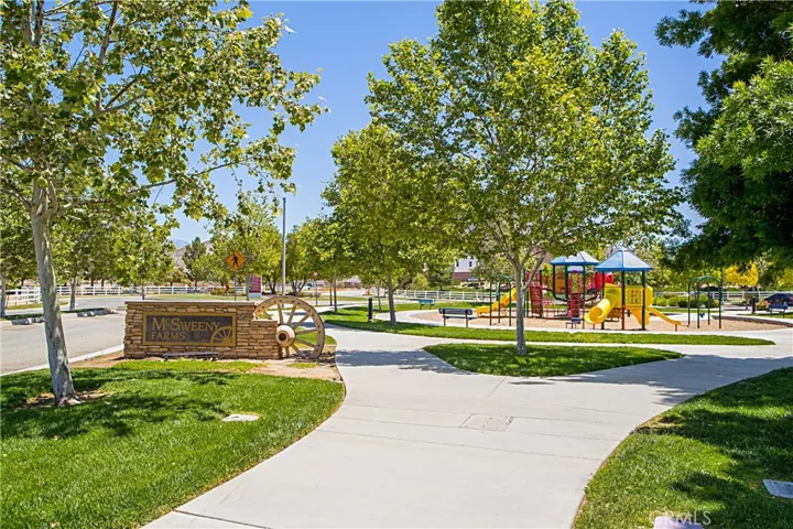 433 Tivoli Court, Hemet, California 92543