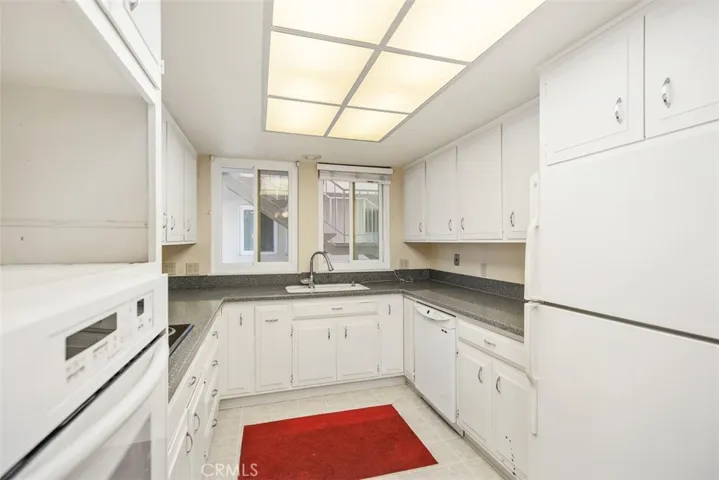 29 Calle Aragon B, Laguna Woods, California 92637