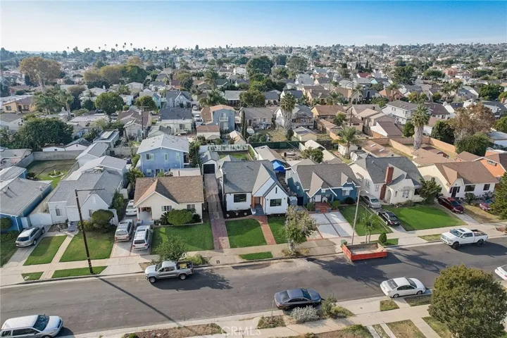 6123 S Rimpau Boulevard, Los Angeles, California 90043