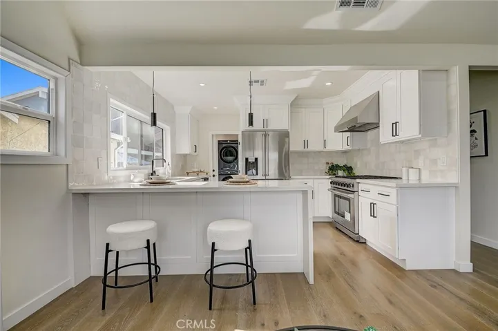 6123 S Rimpau Boulevard, Los Angeles, California 90043