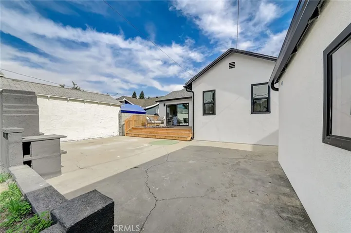 6123 S Rimpau Boulevard, Los Angeles, California 90043