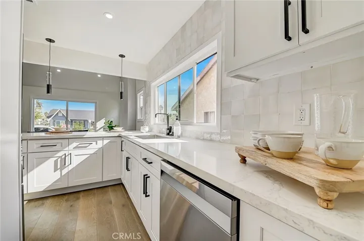 6123 S Rimpau Boulevard, Los Angeles, California 90043
