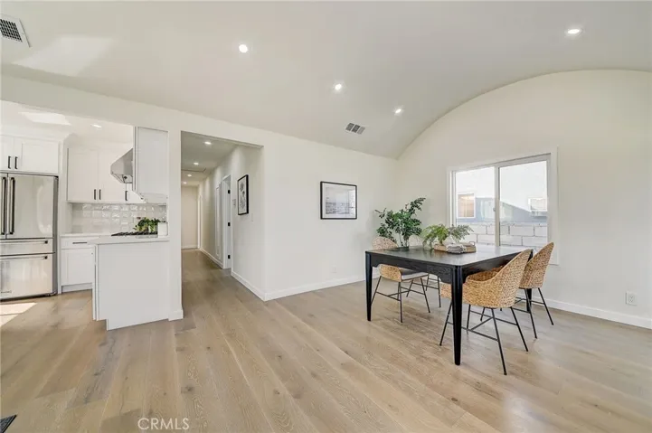 6123 S Rimpau Boulevard, Los Angeles, California 90043